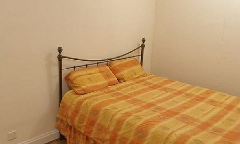2 Bedroom Flat In Pa...