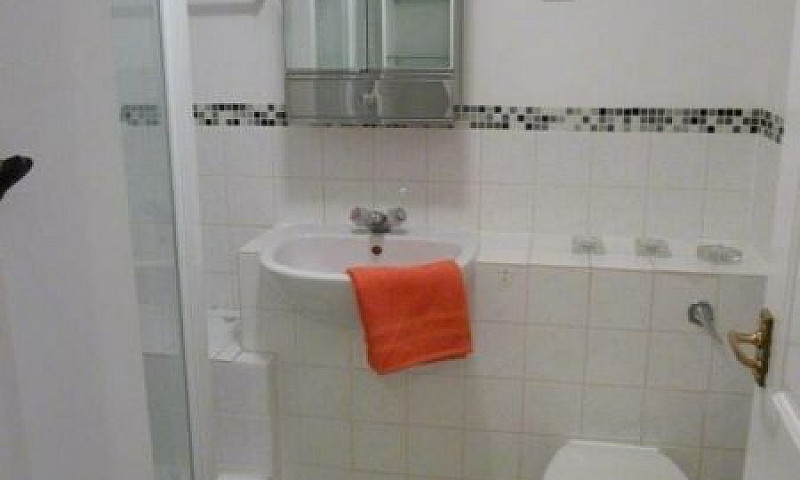1 Bedroom Flat In Sh...