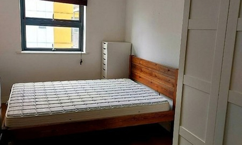 1 Bedroom Flat In Ma...