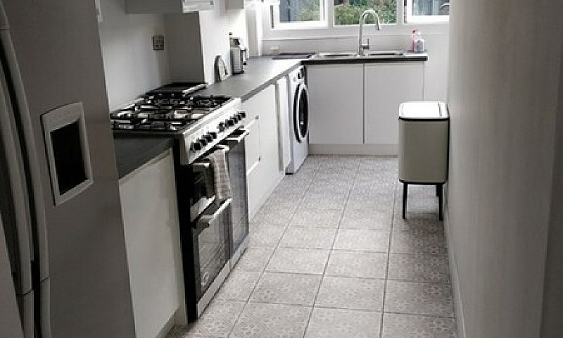 2 Bedroom House In S...