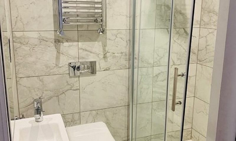 1 Bedroom Flat In De...