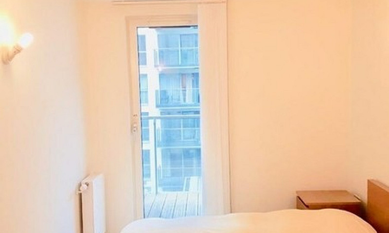 1 Bedroom Flat In Ca...