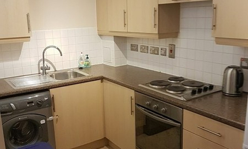 2 Bedroom Flat In Ef...
