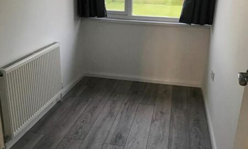 5 Bedroom House In P...