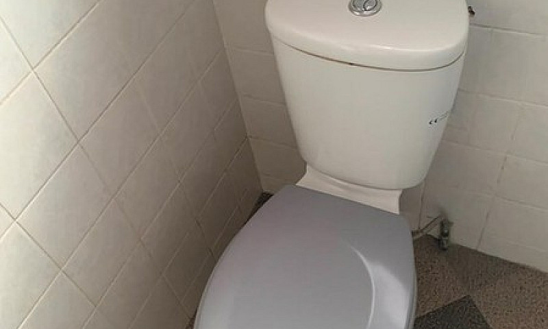 3 Bedroom House In A...