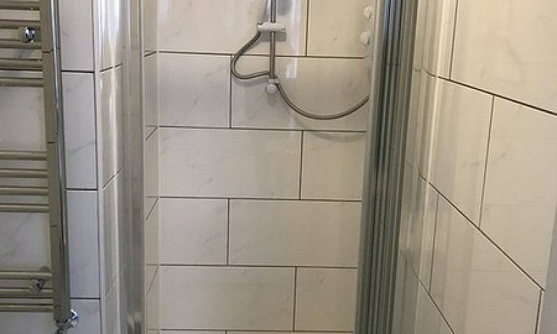 Studio Flat In Cound...