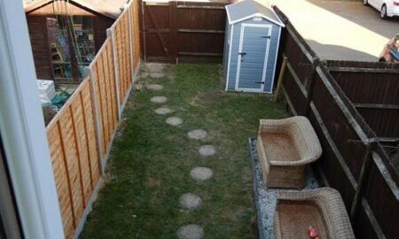 2 Bedroom House In S...