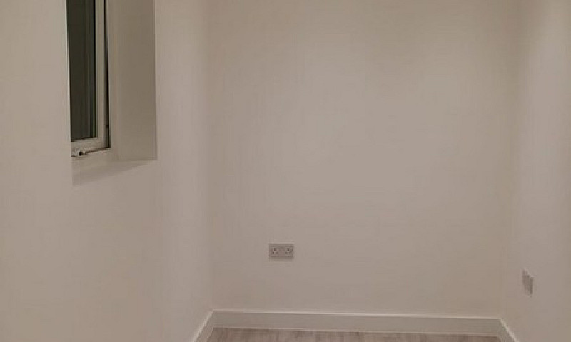 4 Bedroom Flat In Ce...