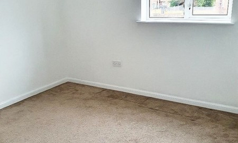 2 Bedroom Flat In Ha...