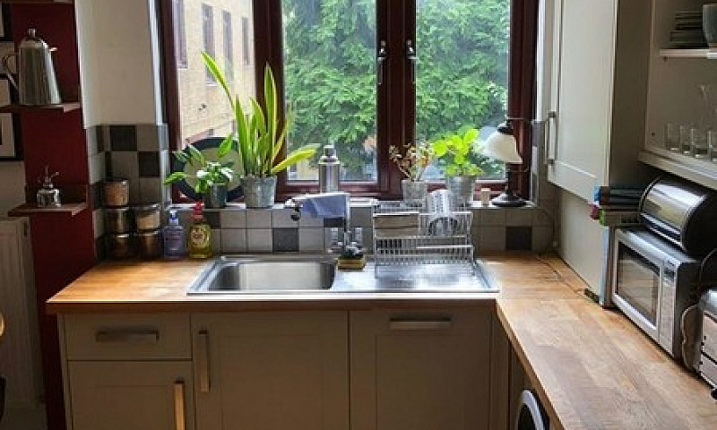1 Bedroom Flat In Ha...