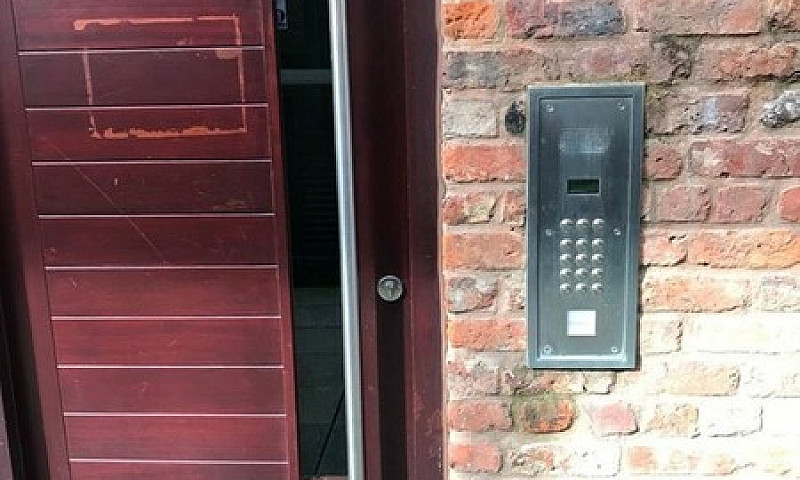 1 Bedroom Flat In He...