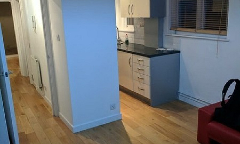 1 Bedroom Flat In He...