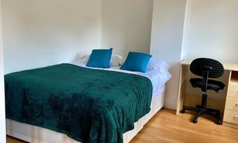 4 Bedroom Flat In Hi...