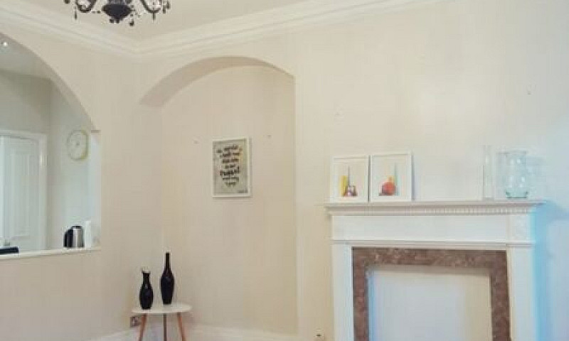 1 Bedroom Flat In La...