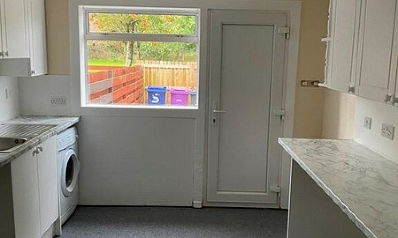 3 Bedroom House In M...
