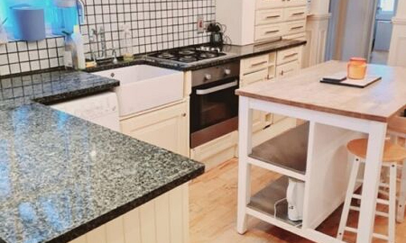 2 Bedroom Flat In Ol...