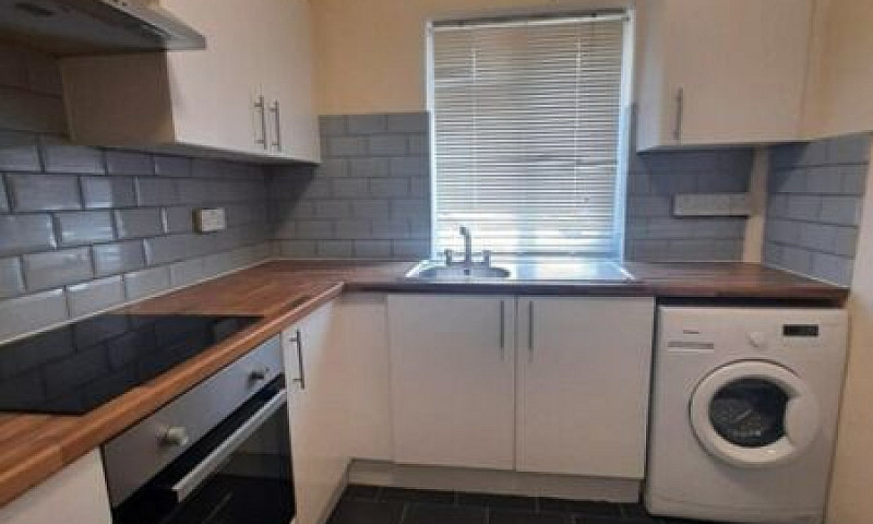 2 Bedroom Flat In Gi...