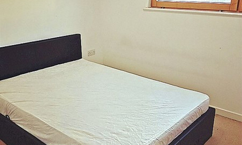 2 Bedroom Flat In Ar...