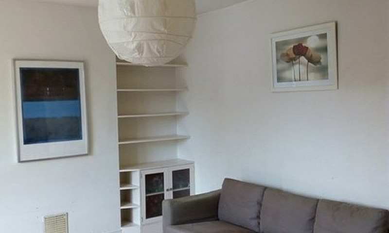 2 Bedroom Flat In Wi...