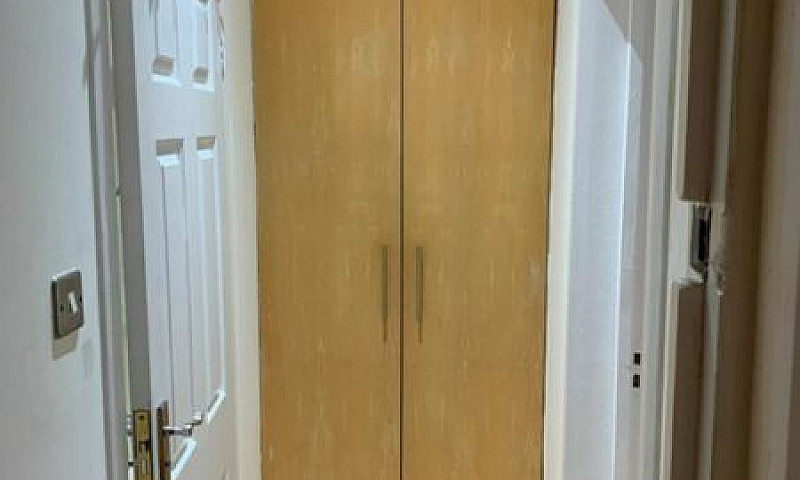 Studio Flat In Baron...
