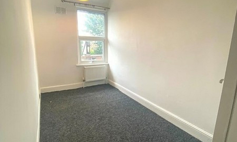 3 Bedroom House In S...
