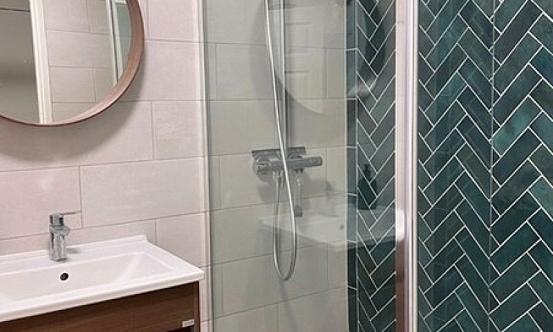2 Bedroom Flat In Cy...