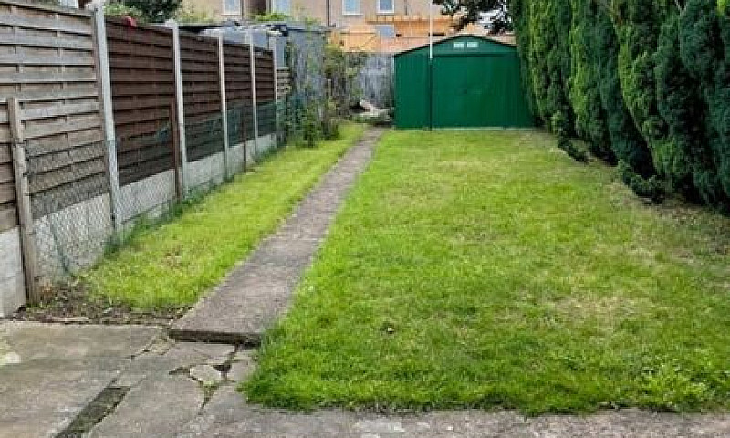 2 Bedroom House In I...