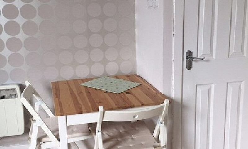 1 Bedroom Flat In Sk...