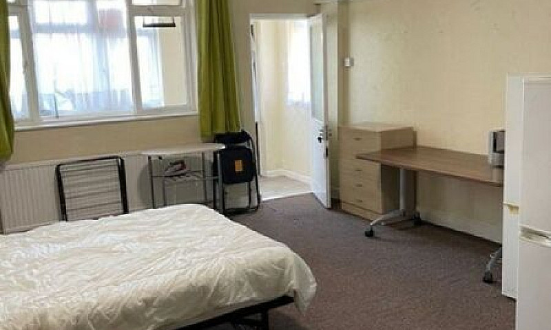 Studio Flat In Phili...