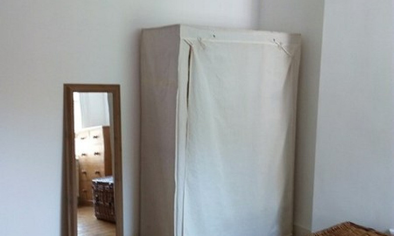 2 Bedroom Flat In Wi...