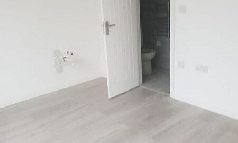 Studio Flat In Engle...