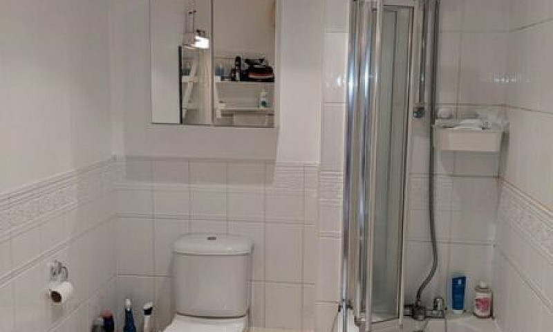 2 Bedroom Flat In Ni...