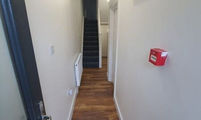 1 Bedroom In Plumste...