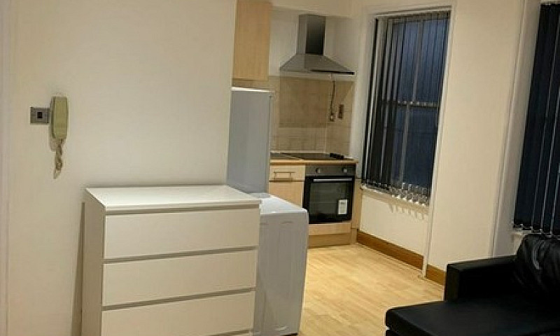 Studio Flat In Baron...