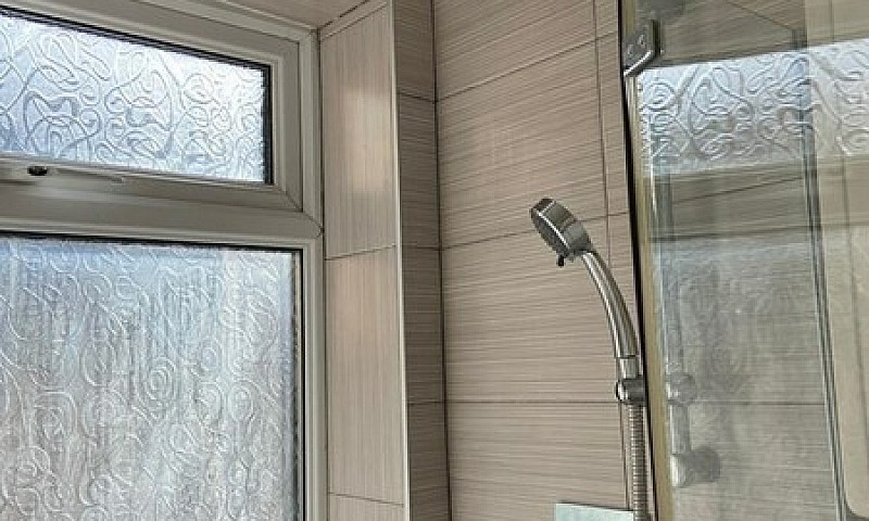 3 Bedroom House In T...