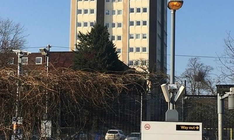 1 Bedroom Flat In Wo...
