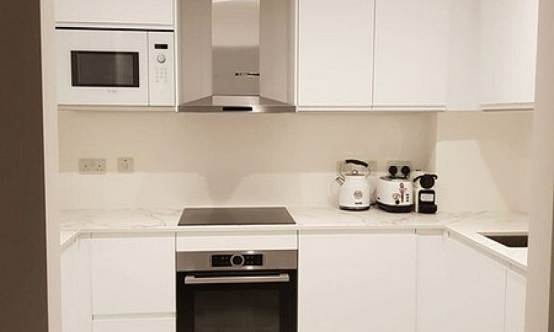 2 Bedroom Flat In St...