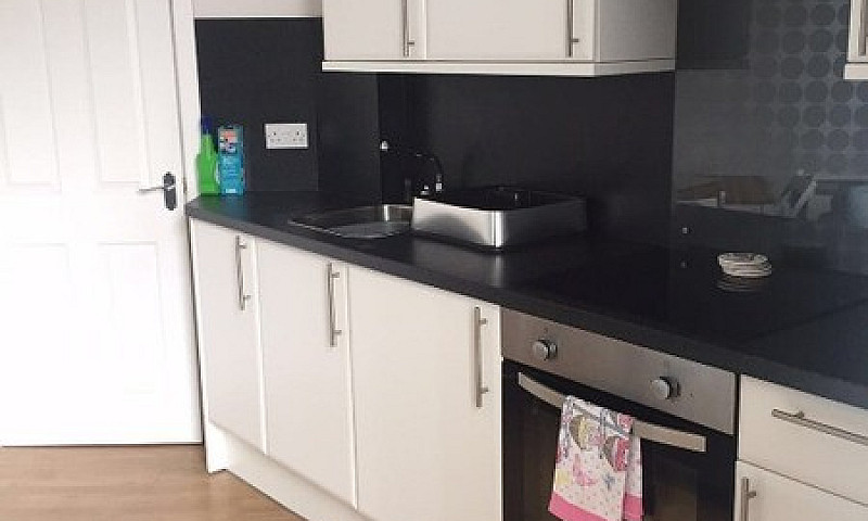 1 Bedroom Flat In Sk...