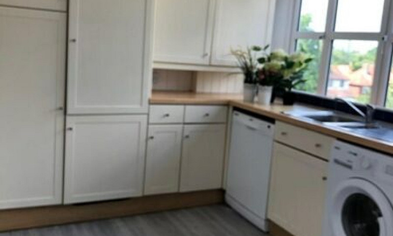 1 Bedroom Flat In Ca...