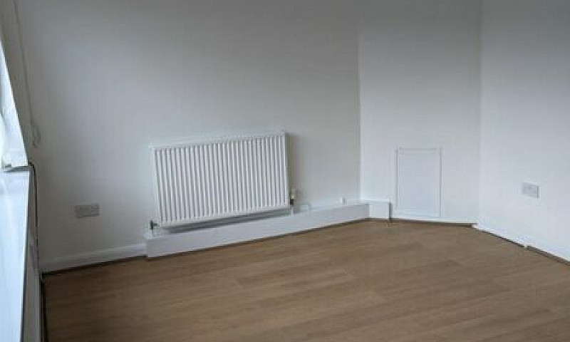 4 Bedroom House In R...