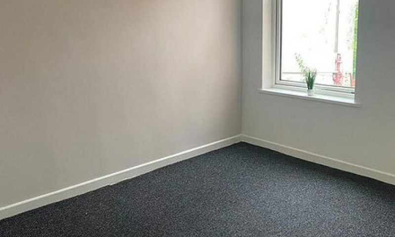 2 Bedroom Flat In Wh...