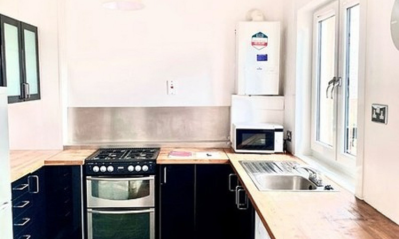 1 Bedroom Flat In Ke...