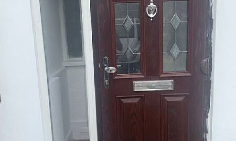 5 Bedroom House In P...