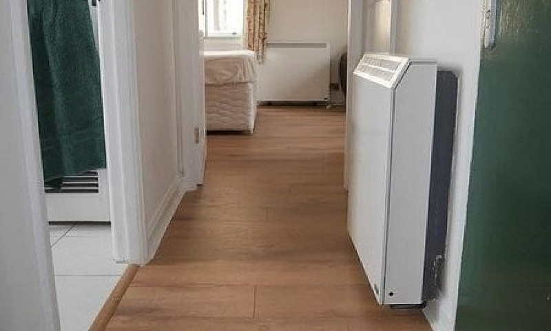 Studio Flat In Glouc...