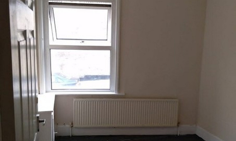 3 Bedroom Flat In Ad...