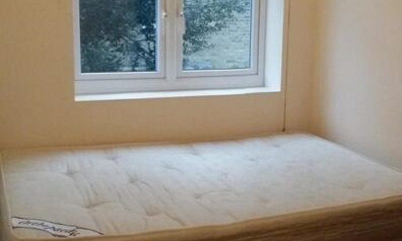 1 Bedroom Flat In Hi...