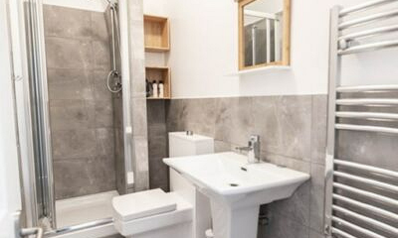 1 Bedroom In Adelaid...