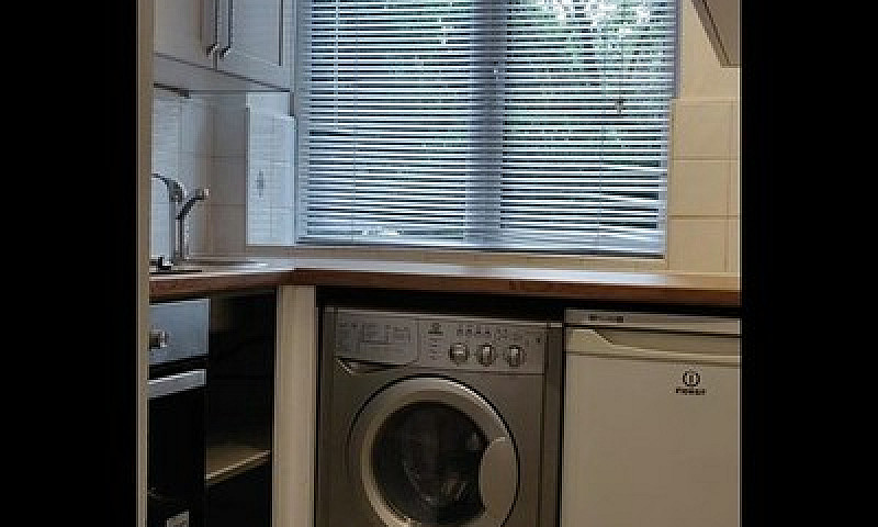 1 Bedroom Flat In Su...