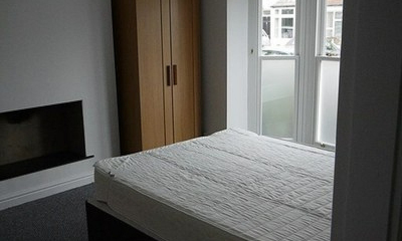4 Bedroom House In G...