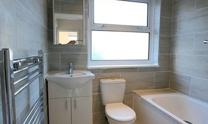 1 Bedroom Flat In De...